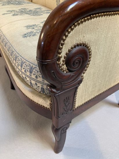 Mobilier de salon en acajou et placage d'acajou...