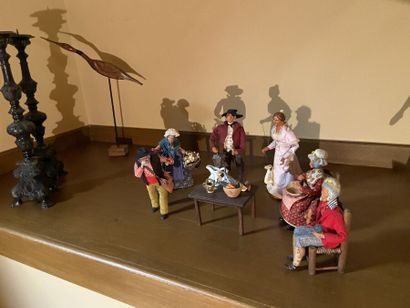 Lot de six santons, deux chaises miniatures

(Accidents.)

Haut....