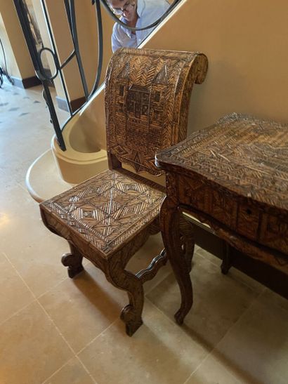 Ensemble de mobilier en marqueterie de fibres...