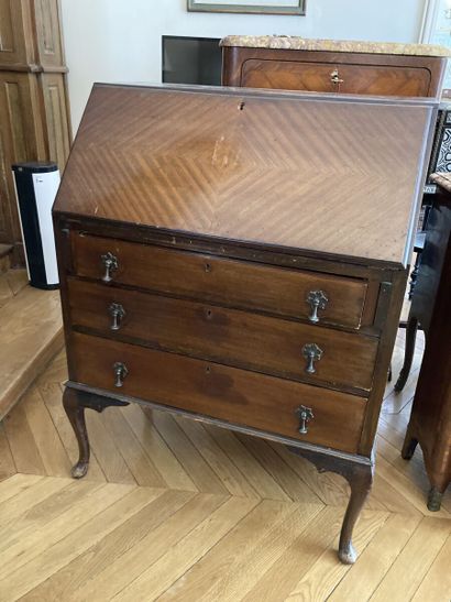 Bureau de pente en placage ouvrant par un...