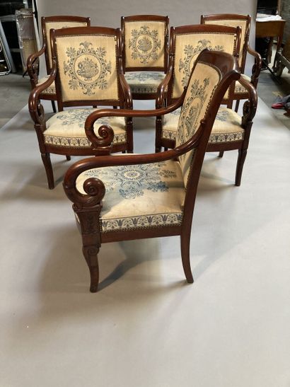 Mobilier de salon en acajou et placage d'acajou...