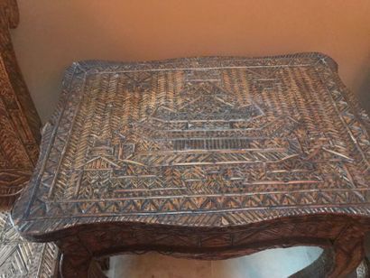 Ensemble de mobilier en marqueterie de fibres...