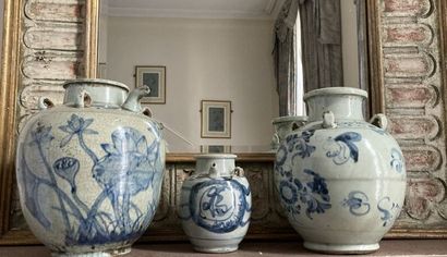 VIETNAM, vers 1900

Réunion de trois pots...