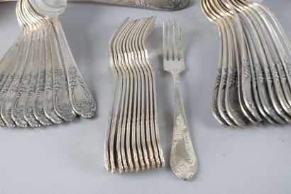 Partie de ménagère en métal argenté à décor...