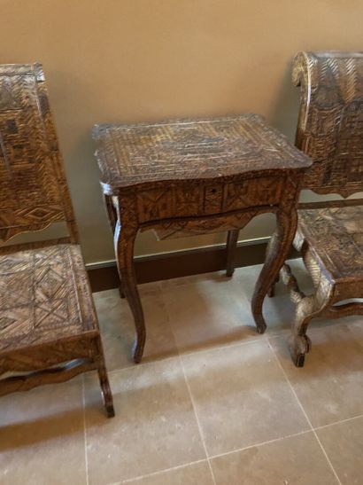 Ensemble de mobilier en marqueterie de fibres...