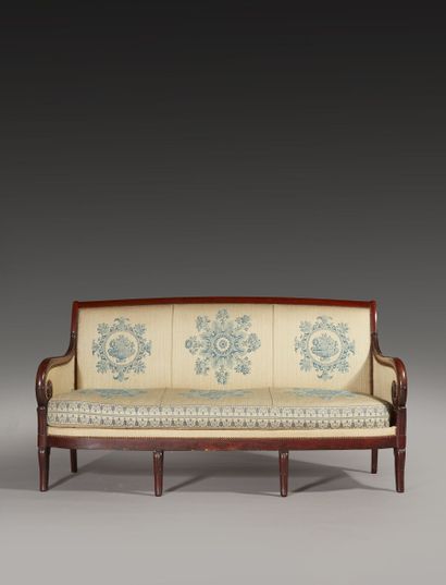Mobilier de salon en acajou et placage d'acajou...