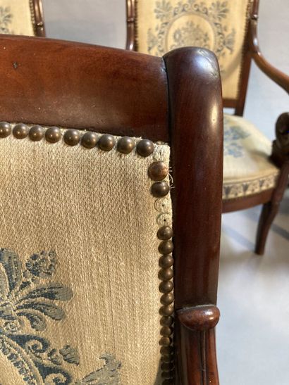 Mobilier de salon en acajou et placage d'acajou...