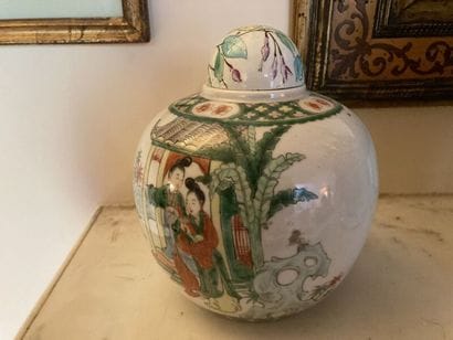 CHINE, XXe siècle

Pot à gingembre en porcelaine...