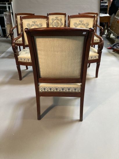 Mobilier de salon en acajou et placage d'acajou...