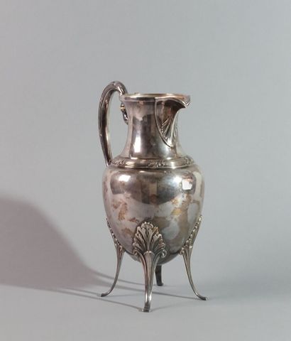 Cafetière quadripode en métal argenté

(Manquent...