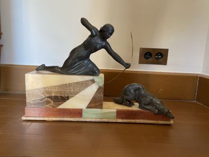 Travail Art Deco

Femme archer et son chien...