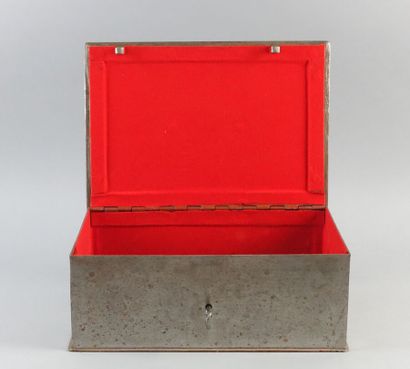 Coffret en métal

(Oxydation.)

Haut. : 21...