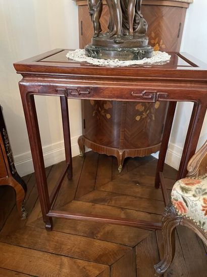 Deux tables gigogne rectangulaires en bois...