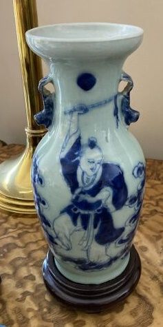 CHINE, XIXe siècle

Vase balustre en porcelaine...