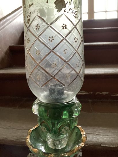 Pied de lampe en verre de couleur verte à...