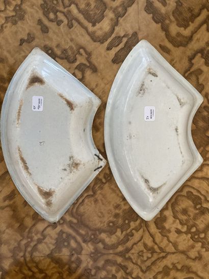 CHINE

Deux coupes en forme d'éventail en...