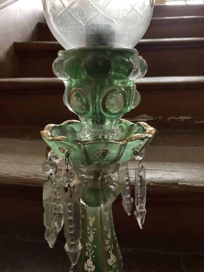 Pied de lampe en verre de couleur verte à...