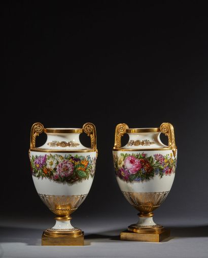 SÈVRES 
Pair of Clodion vases 3rd size of...