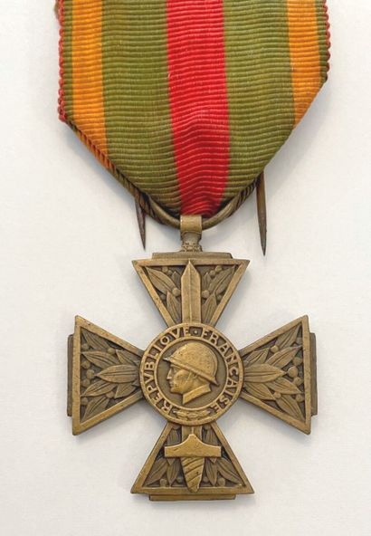 Set of three pieces : 
- Officer's Star of...