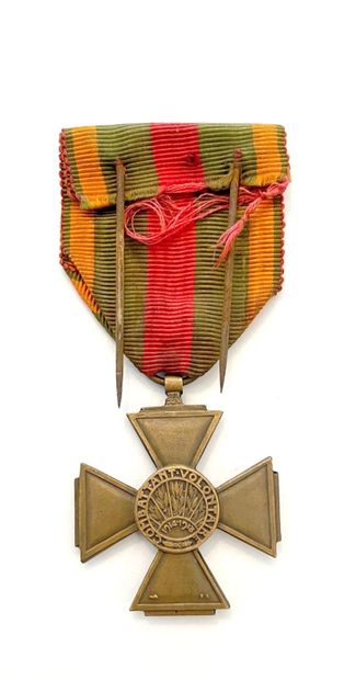Set of three pieces : 
- Officer's Star of...
