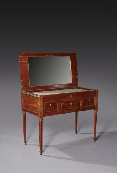 Mahogany and mahogany veneer dressing table...