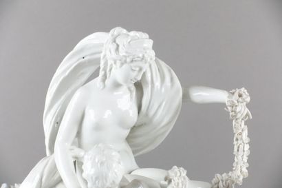 PARIS
Important group in white enamelled...