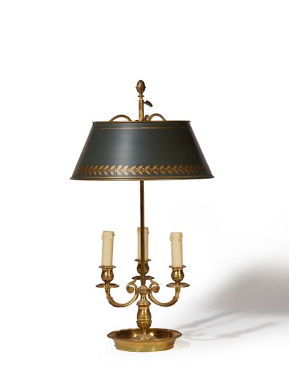 Lamp bouillotte in gilded bronze with three...