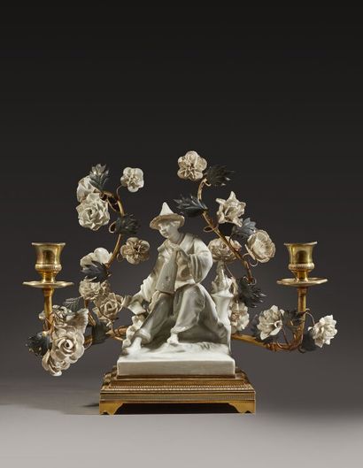 PARIS
Statuette representing a Chinese musician...