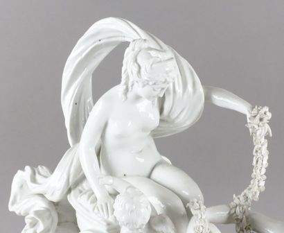 PARIS
Important group in white enamelled...