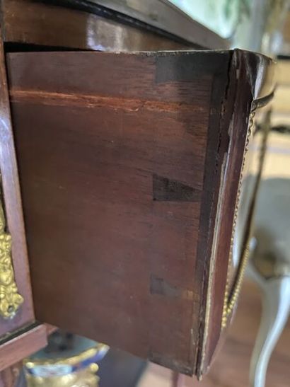 Mahogany console table of half-moon shape,...