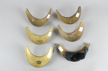 Set of six high collars:
- Two high collars...