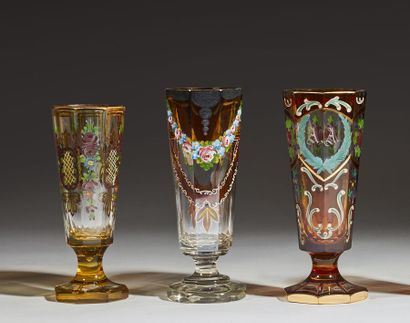 BOHÊME
Set of three cups with cut sides on...