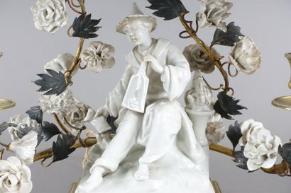 PARIS
Statuette representing a Chinese musician...