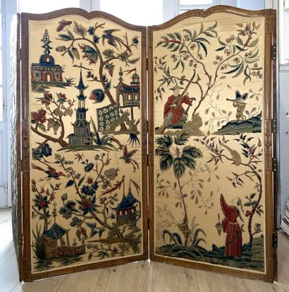 Four-leaf screen, curved in the upper part,...