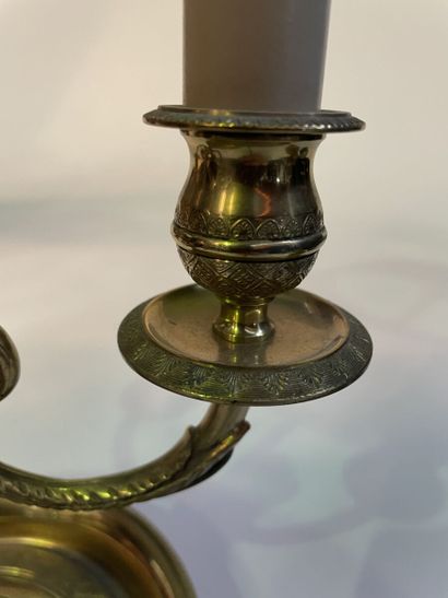 Lamp bouillotte in gilded bronze with three...