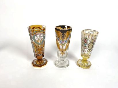 BOHÊME
Set of three cups with cut sides on...