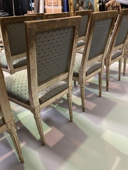 Suite of ten dining room chairs in molded...