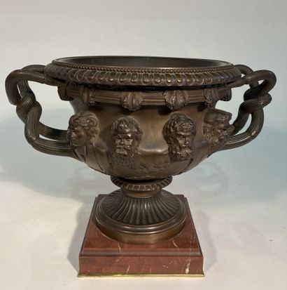 After the antique
Warwick vase in patinated...