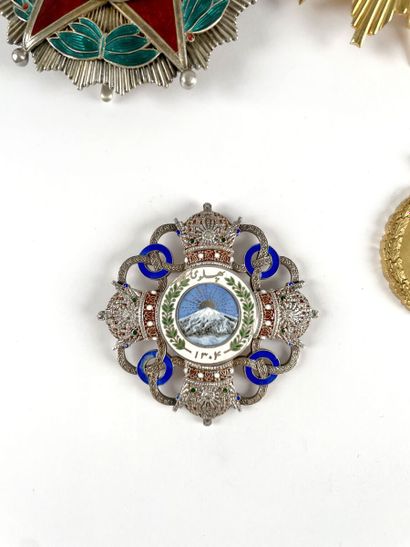 IRAN 
ORDER OF PAHLAVI 
Jewel of scarf of...