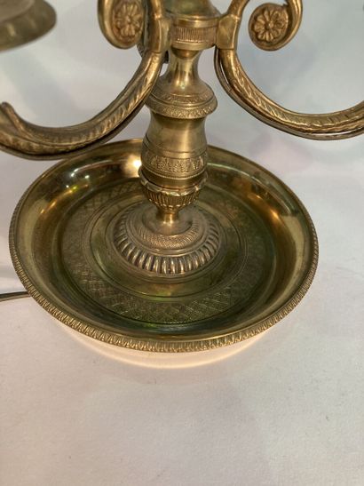 Lamp bouillotte in gilded bronze with three...