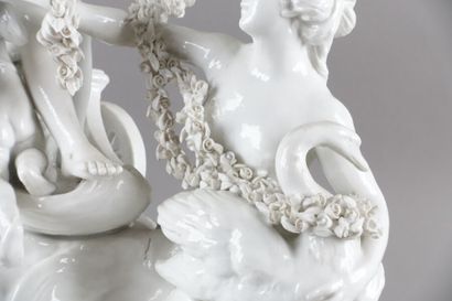 PARIS
Important group in white enamelled...