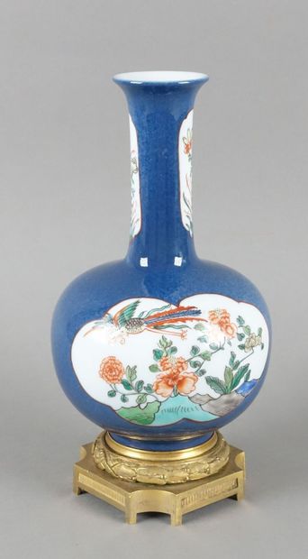 SAMSON
Vase in the taste of China with enamels...
