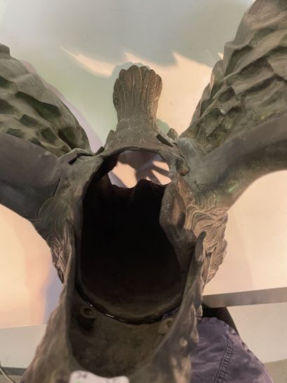 Important pair of eagles of facings
In patinated...