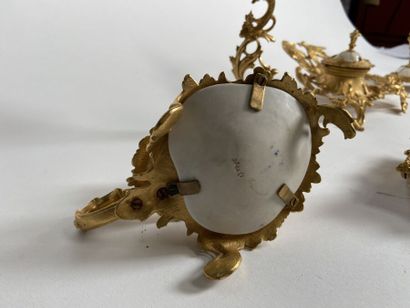 Porcelain desk set with gilt bronze mounting...