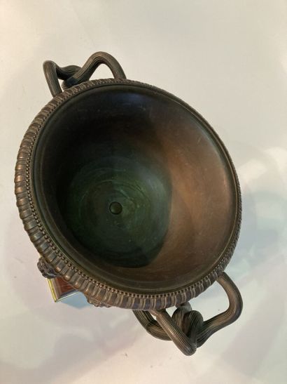 After the antique
Warwick vase in patinated...