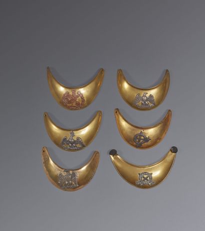 Set of six high collars:
- Two high collars...
