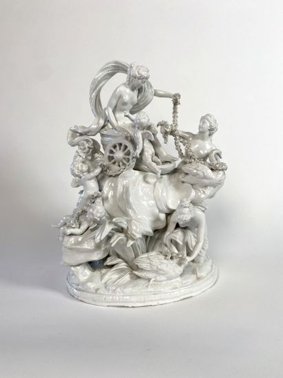 PARIS
Important group in white enamelled...