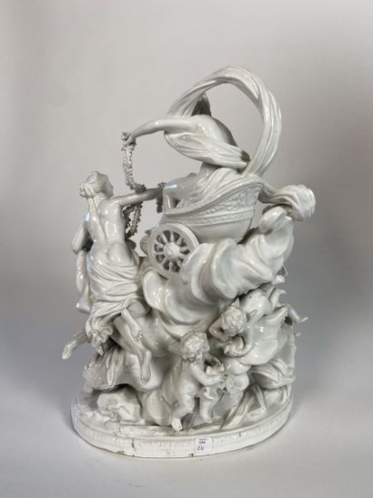 PARIS
Important group in white enamelled...