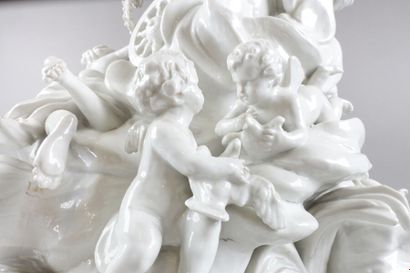 PARIS
Important group in white enamelled...