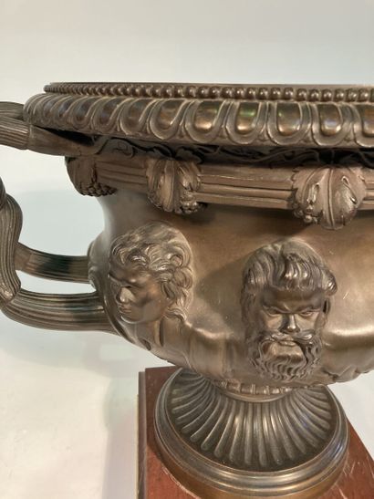 After the antique
Warwick vase in patinated...